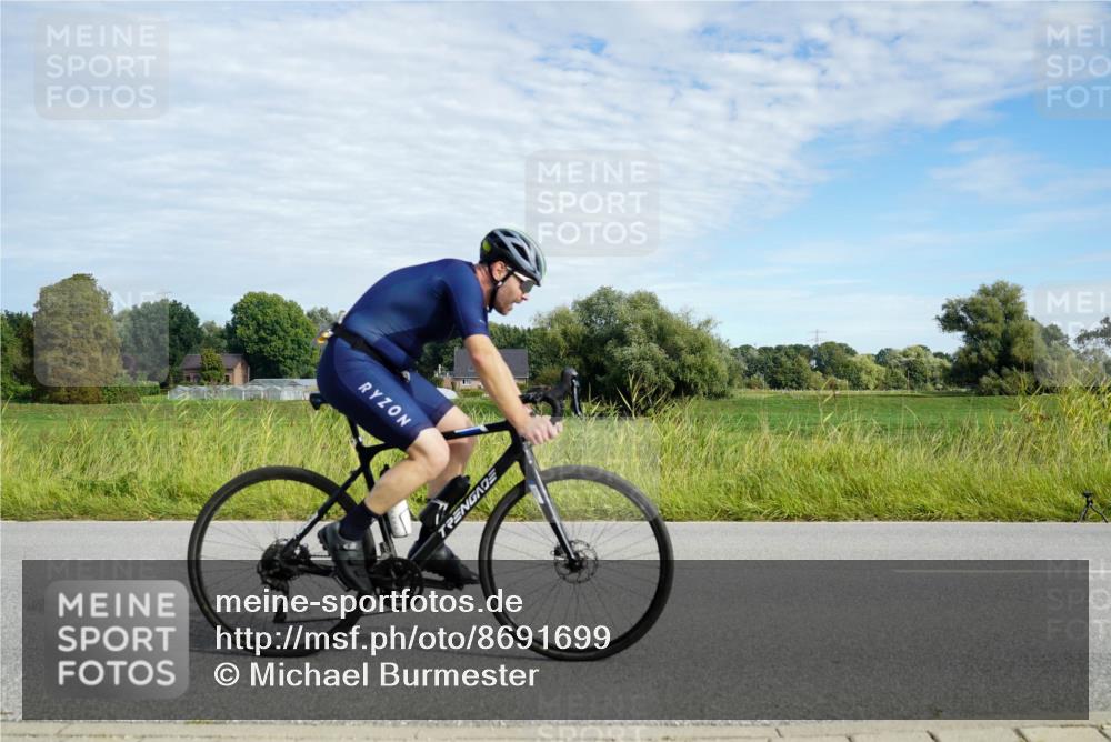 31.08.2025 - Elbe Triathlon Hamburg Michael Burmester http://msf.ph/oto/8691699 31.08.2025 10:11:09 Radfahren 418, 576 meine-sportfotos.de