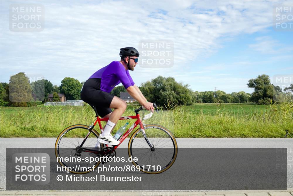 31.08.2025 - Elbe Triathlon Hamburg Michael Burmester http://msf.ph/oto/8691710 31.08.2025 10:11:48 Radfahren 511 meine-sportfotos.de