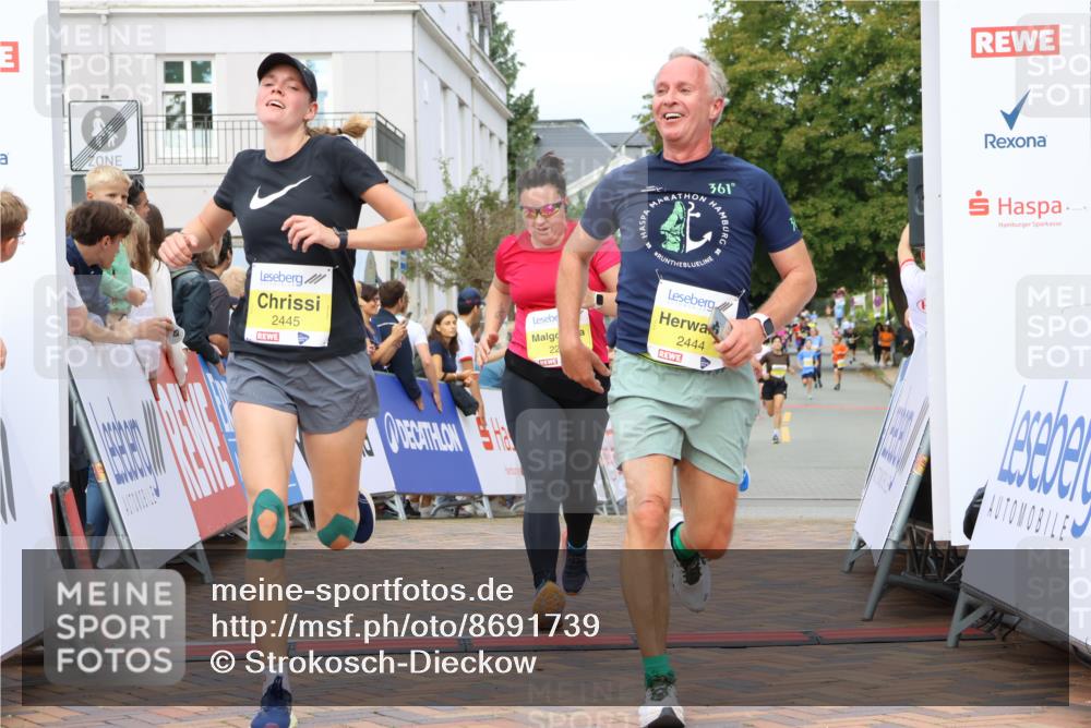 31.08.2025 - 21. Blankeneser Heldenlauf Strokosch-Dieckow http://msf.ph/oto/8691739 31.08.2025 10:30:15 Ziel 2445, 2444, 2616, 2253, 2226, 2588, 2731, 2543 meine-sportfotos.de
