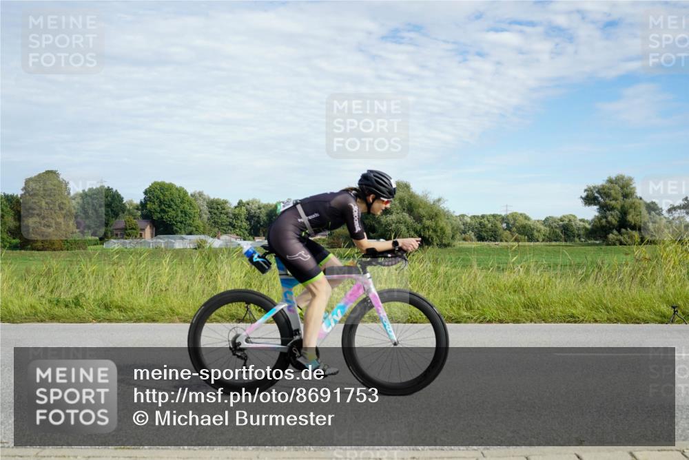 31.08.2025 - Elbe Triathlon Hamburg Michael Burmester http://msf.ph/oto/8691753 31.08.2025 10:13:11 Radfahren 500, 719, 770, 866, 884, 913 meine-sportfotos.de