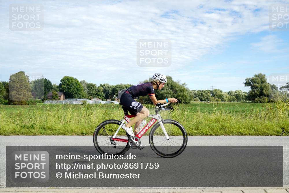 31.08.2025 - Elbe Triathlon Hamburg Michael Burmester http://msf.ph/oto/8691759 31.08.2025 10:13:16 Radfahren 417, 477, 546, 719, 833, 866, 913 meine-sportfotos.de