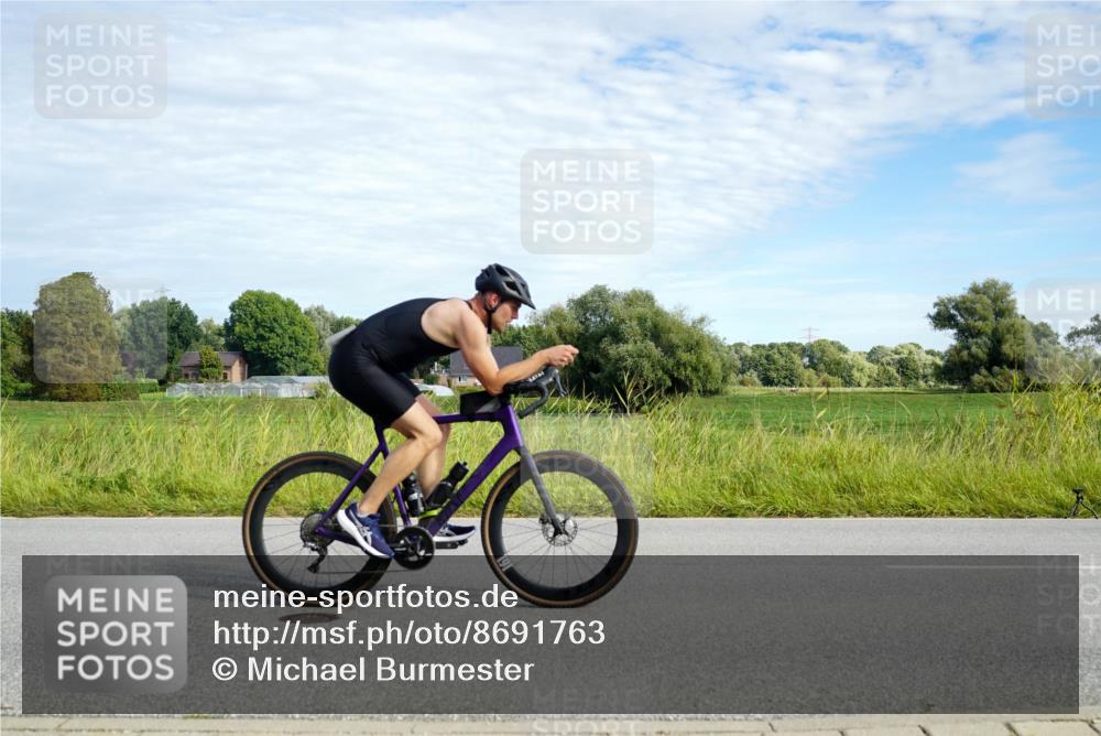 31.08.2025 - Elbe Triathlon Hamburg Michael Burmester http://msf.ph/oto/8691763 31.08.2025 10:13:22 Radfahren 417, 477, 494, 546, 833, 851 meine-sportfotos.de