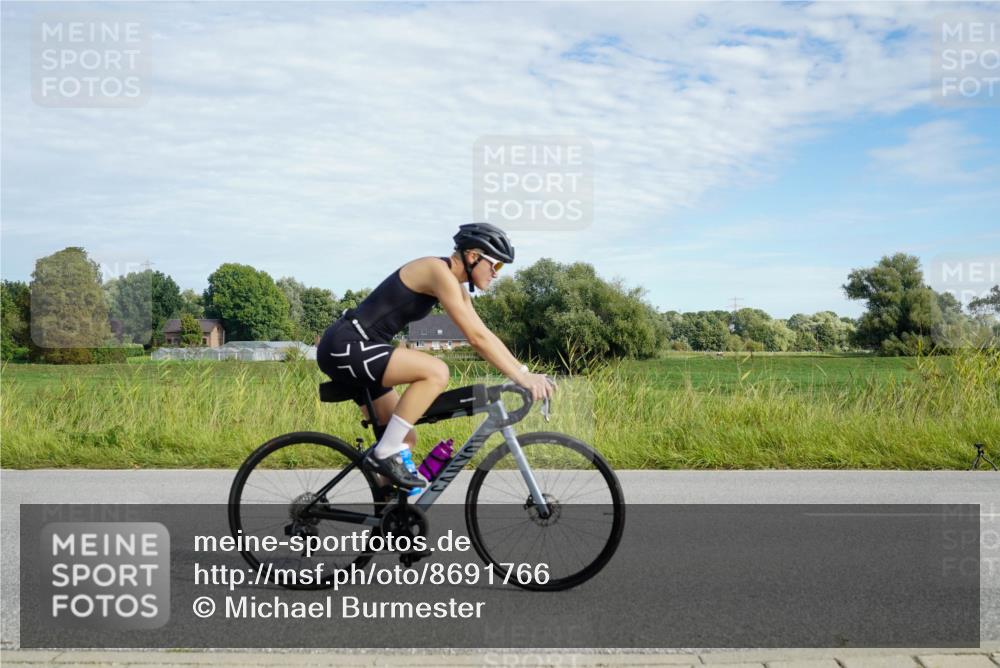 31.08.2025 - Elbe Triathlon Hamburg Michael Burmester http://msf.ph/oto/8691766 31.08.2025 10:13:26 Radfahren 477, 494, 774, 851 meine-sportfotos.de