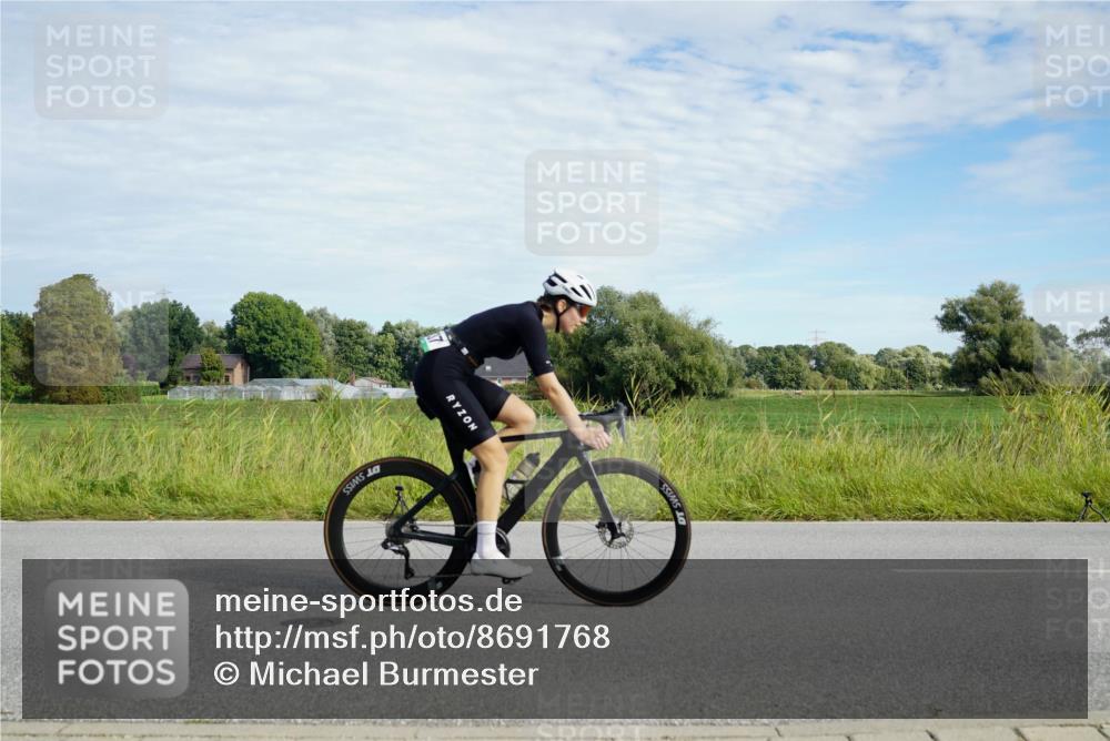 31.08.2025 - Elbe Triathlon Hamburg Michael Burmester http://msf.ph/oto/8691768 31.08.2025 10:13:34 Radfahren 432, 774, 837, 887, 916 meine-sportfotos.de