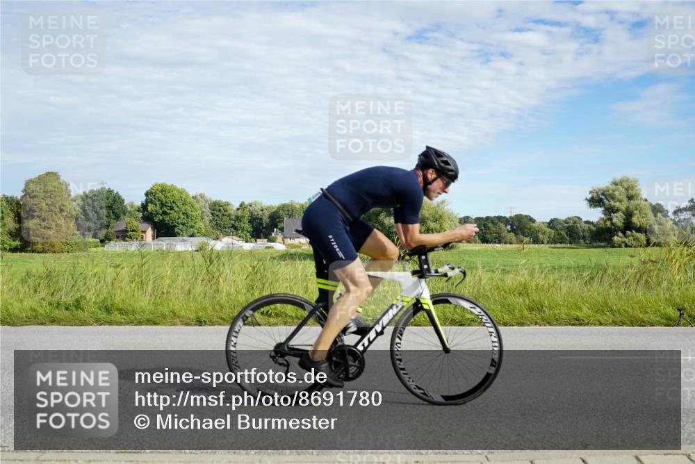31.08.2025 - Elbe Triathlon Hamburg Michael Burmester http://msf.ph/oto/8691780 31.08.2025 10:14:03 Radfahren 607, 729 meine-sportfotos.de
