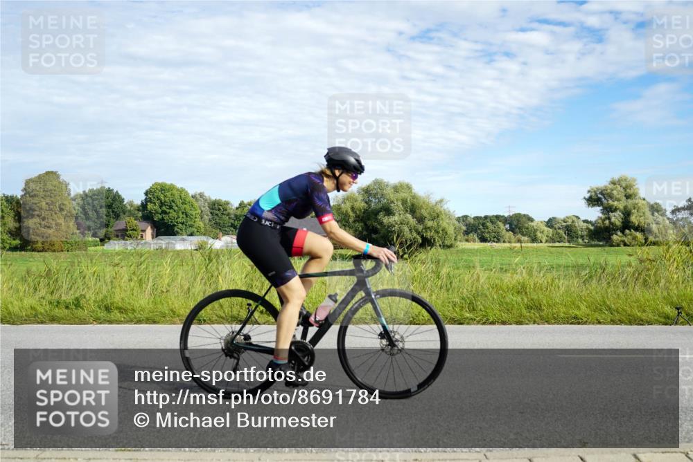 31.08.2025 - Elbe Triathlon Hamburg Michael Burmester http://msf.ph/oto/8691784 31.08.2025 10:14:16 Radfahren 759, 881, 888 meine-sportfotos.de
