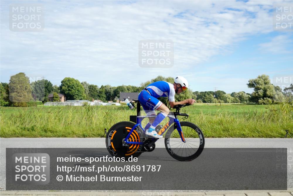 31.08.2025 - Elbe Triathlon Hamburg Michael Burmester http://msf.ph/oto/8691787 31.08.2025 10:14:18 Radfahren 623, 759, 888 meine-sportfotos.de
