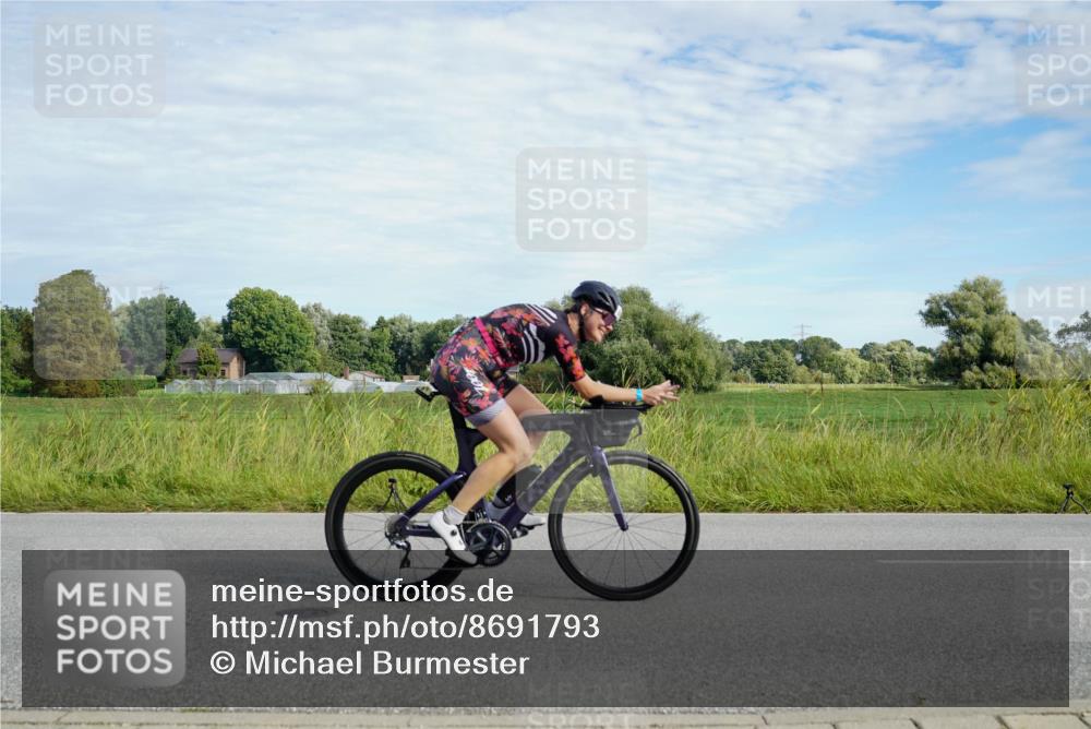 31.08.2025 - Elbe Triathlon Hamburg Michael Burmester http://msf.ph/oto/8691793 31.08.2025 10:14:39 Radfahren 404, 566, 756, 845 meine-sportfotos.de