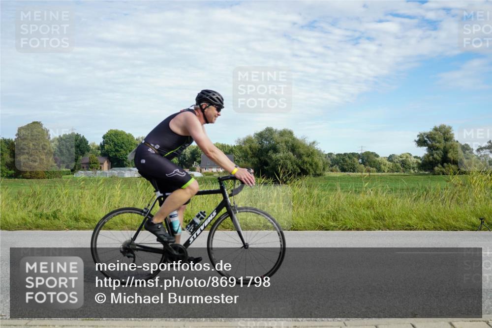 31.08.2025 - Elbe Triathlon Hamburg Michael Burmester http://msf.ph/oto/8691798 31.08.2025 10:14:48 Radfahren 615, 643, 679, 717 meine-sportfotos.de
