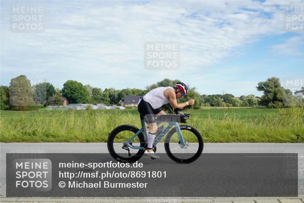 31.08.2025 - Elbe Triathlon Hamburg Michael Burmester http://msf.ph/oto/8691801 31.08.2025 10:14:53 Radfahren 615, 617, 717, 800 meine-sportfotos.de