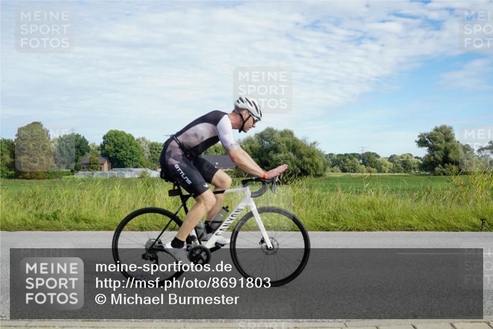 31.08.2025 - Elbe Triathlon Hamburg Michael Burmester http://msf.ph/oto/8691803 31.08.2025 10:14:56 Radfahren 615, 617, 717, 758, 800 meine-sportfotos.de