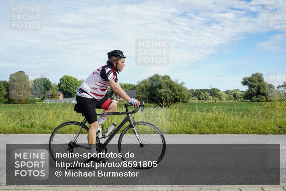 31.08.2025 - Elbe Triathlon Hamburg Michael Burmester http://msf.ph/oto/8691805 31.08.2025 10:15:03 Radfahren 455, 758, 864 meine-sportfotos.de