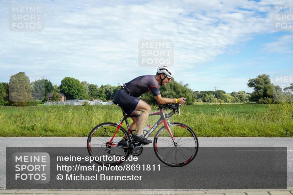 31.08.2025 - Elbe Triathlon Hamburg Michael Burmester http://msf.ph/oto/8691811 31.08.2025 10:15:17 Radfahren 610, 635, 707, 740 meine-sportfotos.de