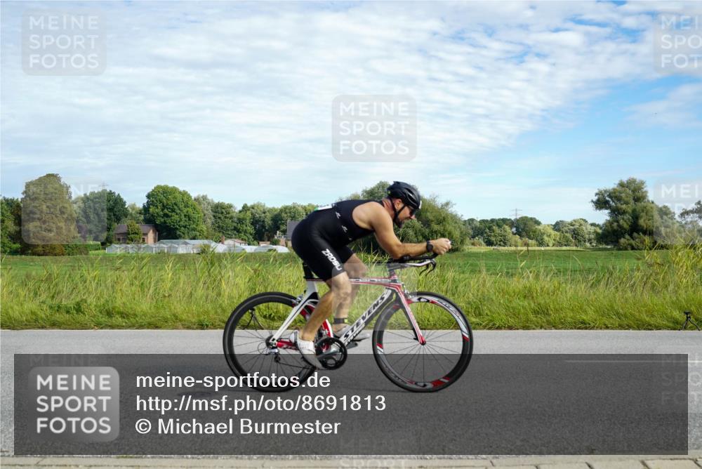 31.08.2025 - Elbe Triathlon Hamburg Michael Burmester http://msf.ph/oto/8691813 31.08.2025 10:15:22 Radfahren 610, 635 meine-sportfotos.de