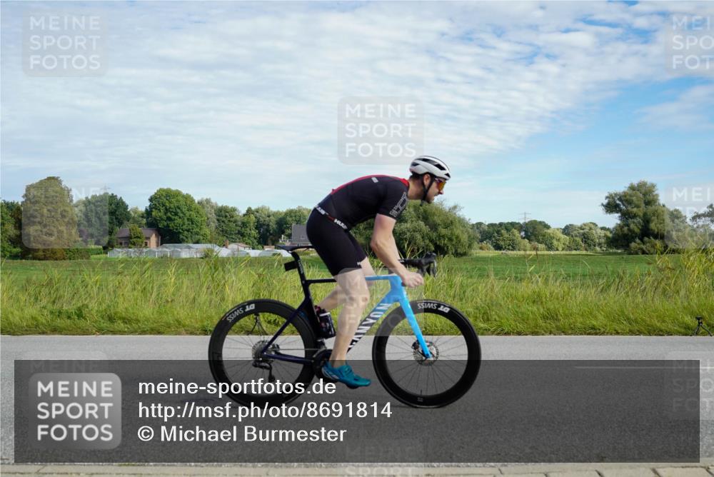 31.08.2025 - Elbe Triathlon Hamburg Michael Burmester http://msf.ph/oto/8691814 31.08.2025 10:15:23 Radfahren 610, 635 meine-sportfotos.de
