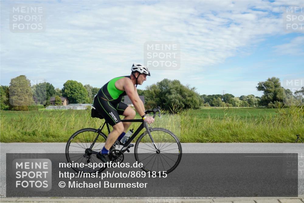 31.08.2025 - Elbe Triathlon Hamburg Michael Burmester http://msf.ph/oto/8691815 31.08.2025 10:15:39 Radfahren 579, 613, 732, 811 meine-sportfotos.de