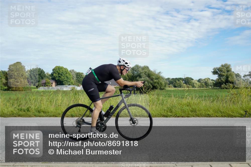 31.08.2025 - Elbe Triathlon Hamburg Michael Burmester http://msf.ph/oto/8691818 31.08.2025 10:15:41 Radfahren 579, 613, 732, 811 meine-sportfotos.de