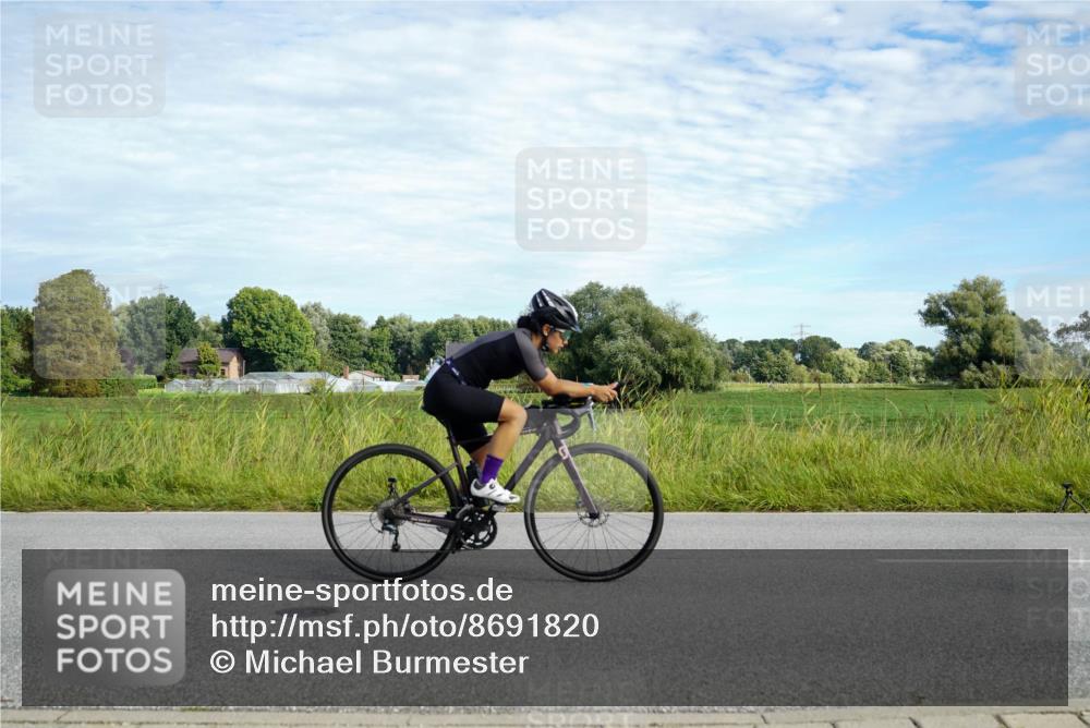 31.08.2025 - Elbe Triathlon Hamburg Michael Burmester http://msf.ph/oto/8691820 31.08.2025 10:15:43 Radfahren 579, 613, 811 meine-sportfotos.de