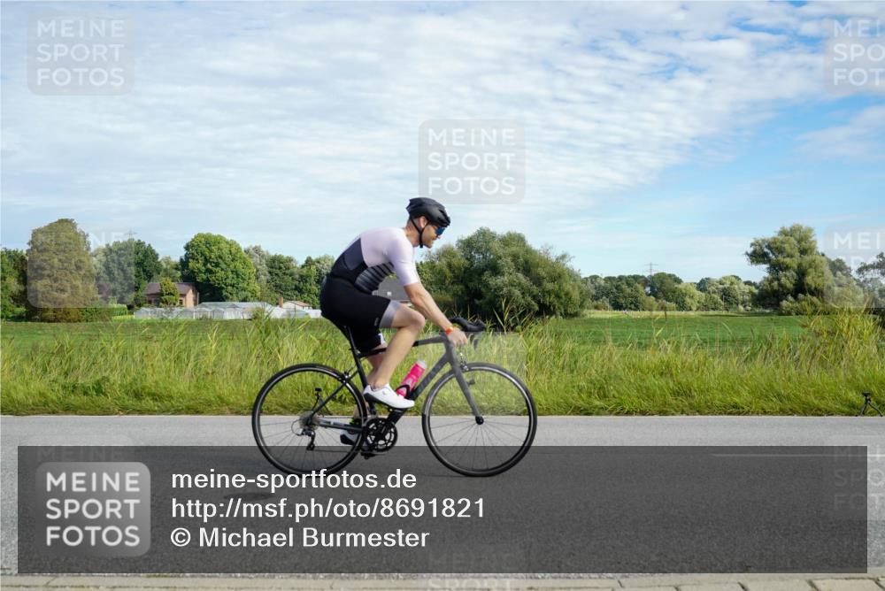 31.08.2025 - Elbe Triathlon Hamburg Michael Burmester http://msf.ph/oto/8691821 31.08.2025 10:15:50 Radfahren 605, 787 meine-sportfotos.de
