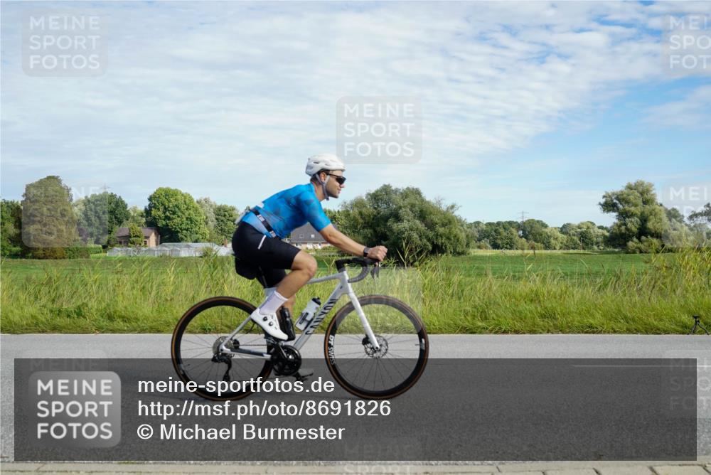 31.08.2025 - Elbe Triathlon Hamburg Michael Burmester http://msf.ph/oto/8691826 31.08.2025 10:16:01 Radfahren 438, 624 meine-sportfotos.de