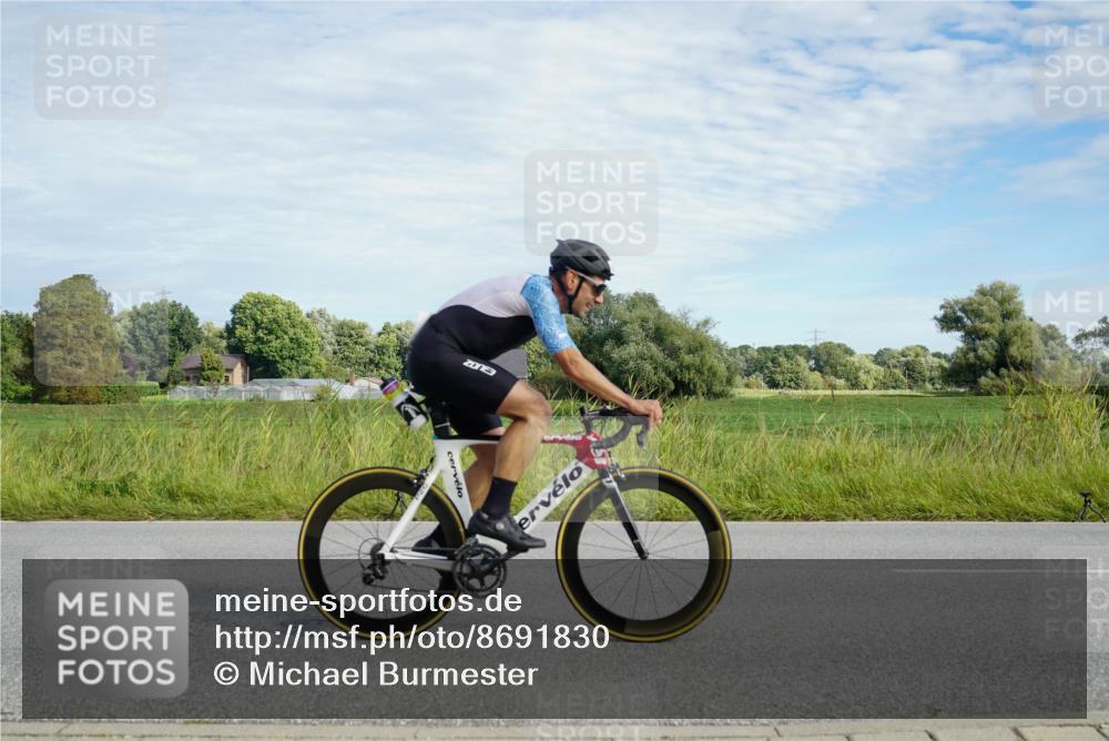 31.08.2025 - Elbe Triathlon Hamburg Michael Burmester http://msf.ph/oto/8691830 31.08.2025 10:16:19 Radfahren 691, 723, 919 meine-sportfotos.de