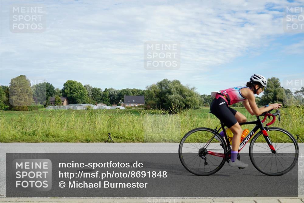 31.08.2025 - Elbe Triathlon Hamburg Michael Burmester http://msf.ph/oto/8691848 31.08.2025 10:17:09 Radfahren 671, 682, 696, 727, 739, 754, 786, 874, 877, 912 meine-sportfotos.de