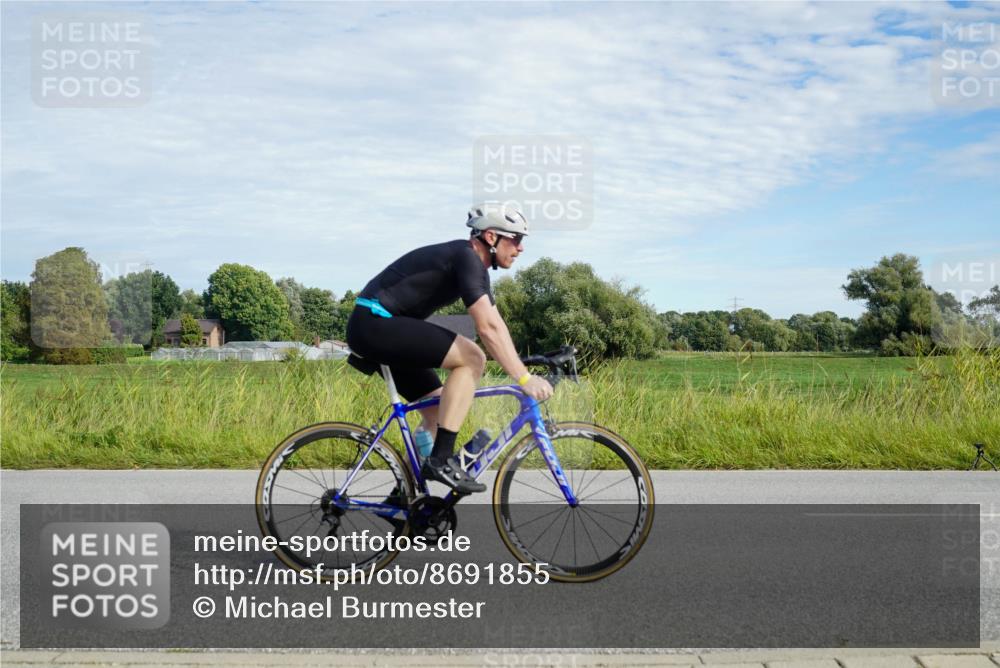 31.08.2025 - Elbe Triathlon Hamburg Michael Burmester http://msf.ph/oto/8691855 31.08.2025 10:17:14 Radfahren 671, 682, 696, 739, 754, 874, 877, 912, 1017 meine-sportfotos.de
