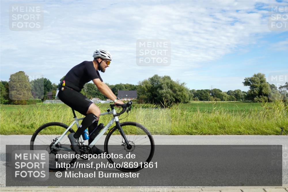 31.08.2025 - Elbe Triathlon Hamburg Michael Burmester http://msf.ph/oto/8691861 31.08.2025 10:17:29 Radfahren 388, 406, 869, 923 meine-sportfotos.de