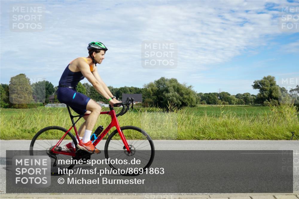 31.08.2025 - Elbe Triathlon Hamburg Michael Burmester http://msf.ph/oto/8691863 31.08.2025 10:17:32 Radfahren 388, 406, 820, 823, 825, 869 meine-sportfotos.de