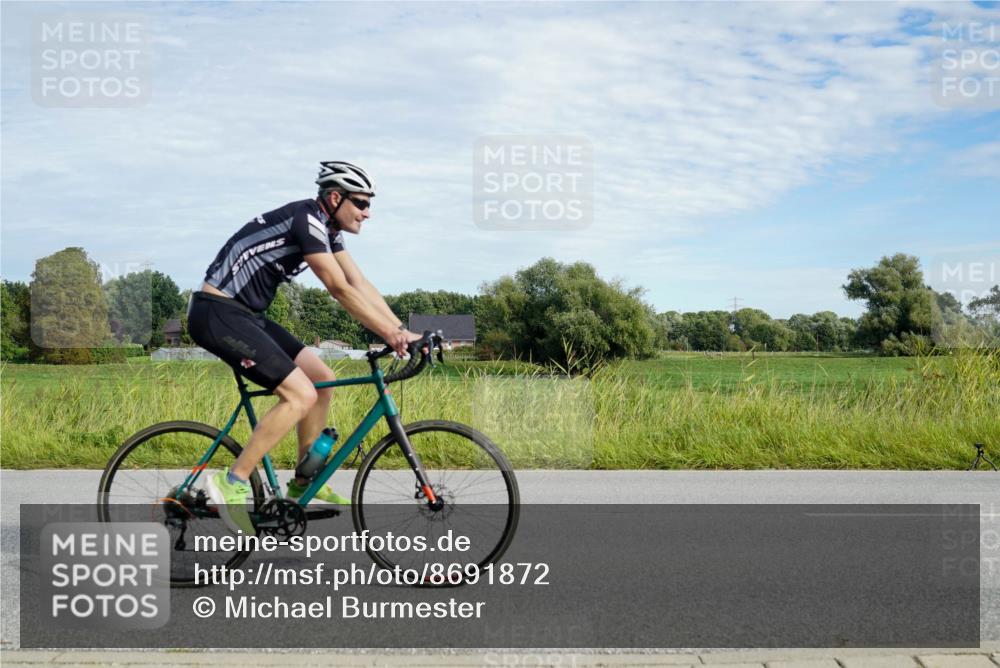 31.08.2025 - Elbe Triathlon Hamburg Michael Burmester http://msf.ph/oto/8691872 31.08.2025 10:17:52 Radfahren 570, 681, 838, 859 meine-sportfotos.de
