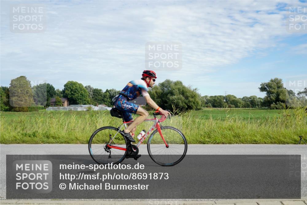 31.08.2025 - Elbe Triathlon Hamburg Michael Burmester http://msf.ph/oto/8691873 31.08.2025 10:17:54 Radfahren 570, 681, 838, 859 meine-sportfotos.de