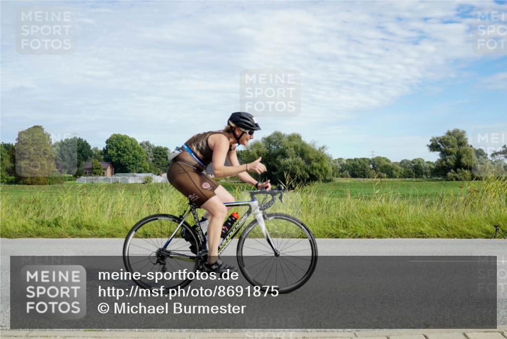 31.08.2025 - Elbe Triathlon Hamburg Michael Burmester http://msf.ph/oto/8691875 31.08.2025 10:17:55 Radfahren 570, 681, 838, 859 meine-sportfotos.de