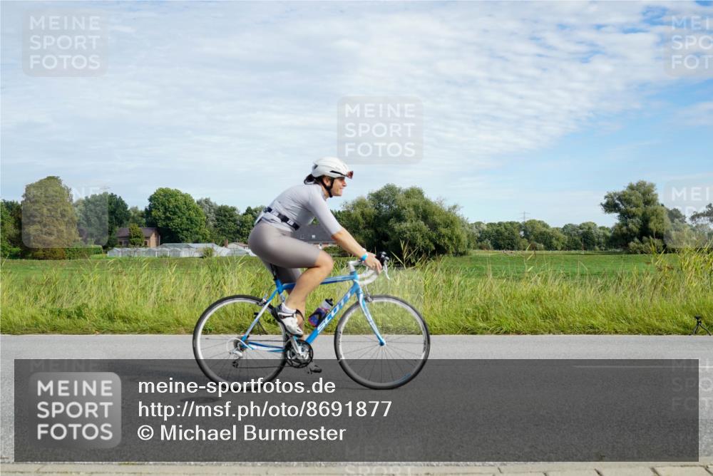 31.08.2025 - Elbe Triathlon Hamburg Michael Burmester http://msf.ph/oto/8691877 31.08.2025 10:17:56 Radfahren 570, 681, 684, 750, 838, 859 meine-sportfotos.de