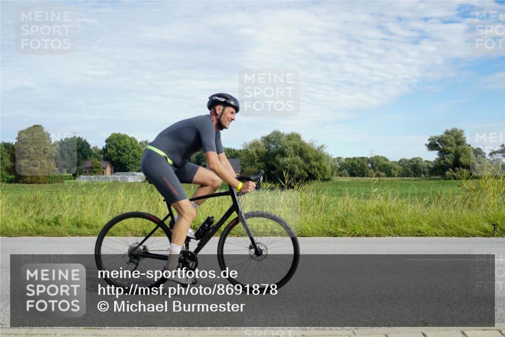31.08.2025 - Elbe Triathlon Hamburg Michael Burmester http://msf.ph/oto/8691878 31.08.2025 10:18:02 Radfahren 461, 684, 750, 909 meine-sportfotos.de