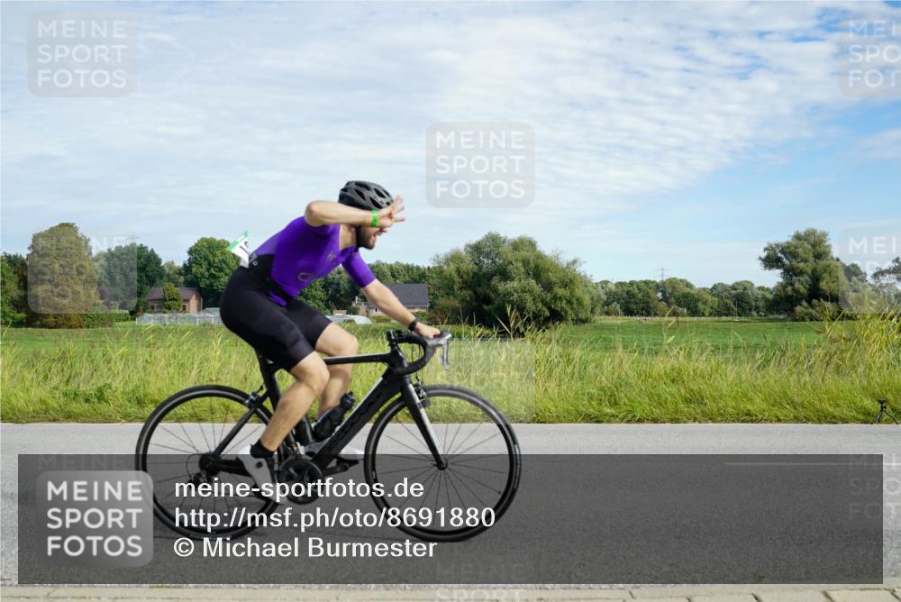 31.08.2025 - Elbe Triathlon Hamburg Michael Burmester http://msf.ph/oto/8691880 31.08.2025 10:18:05 Radfahren 461, 684, 750, 909 meine-sportfotos.de