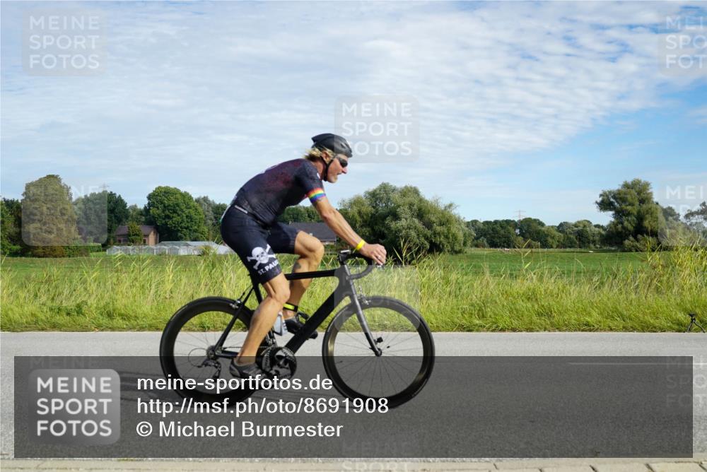 31.08.2025 - Elbe Triathlon Hamburg Michael Burmester http://msf.ph/oto/8691908 31.08.2025 10:19:25 Radfahren 657, 660, 710, 808 meine-sportfotos.de