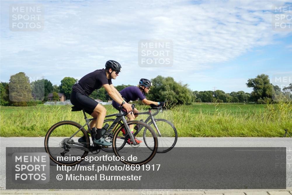 31.08.2025 - Elbe Triathlon Hamburg Michael Burmester http://msf.ph/oto/8691917 31.08.2025 10:19:43 Radfahren 466, 794 meine-sportfotos.de