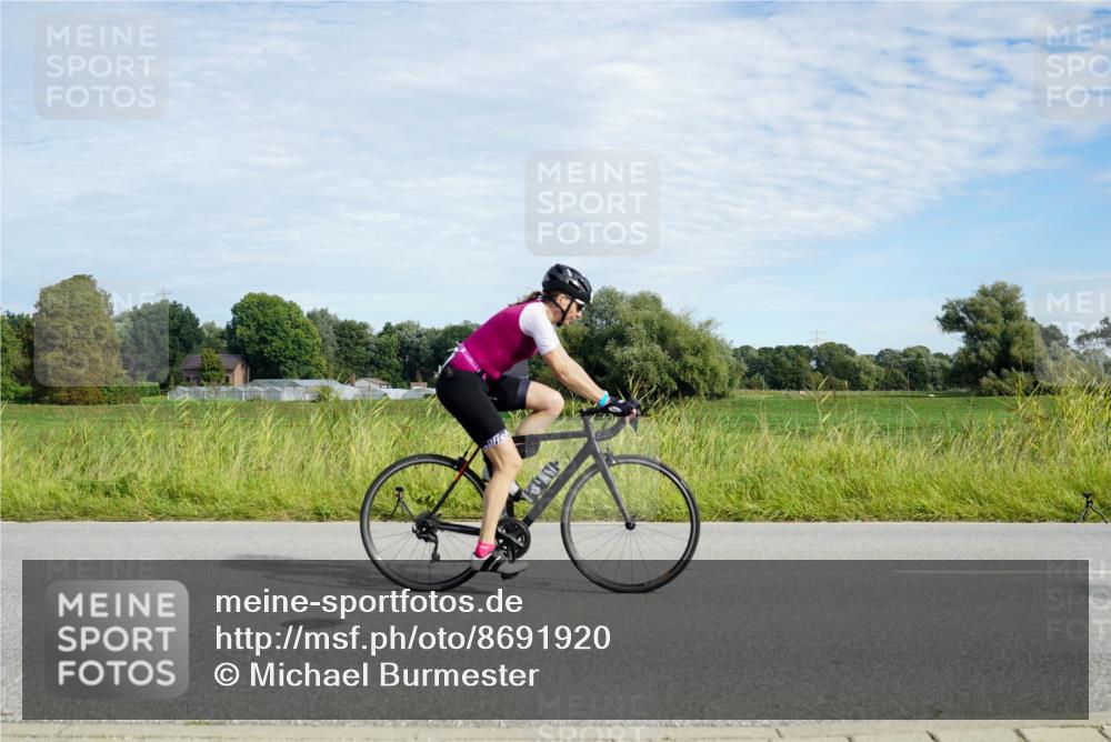 31.08.2025 - Elbe Triathlon Hamburg Michael Burmester http://msf.ph/oto/8691920 31.08.2025 10:19:55 Radfahren 609, 742, 795, 807, 903, 921 meine-sportfotos.de