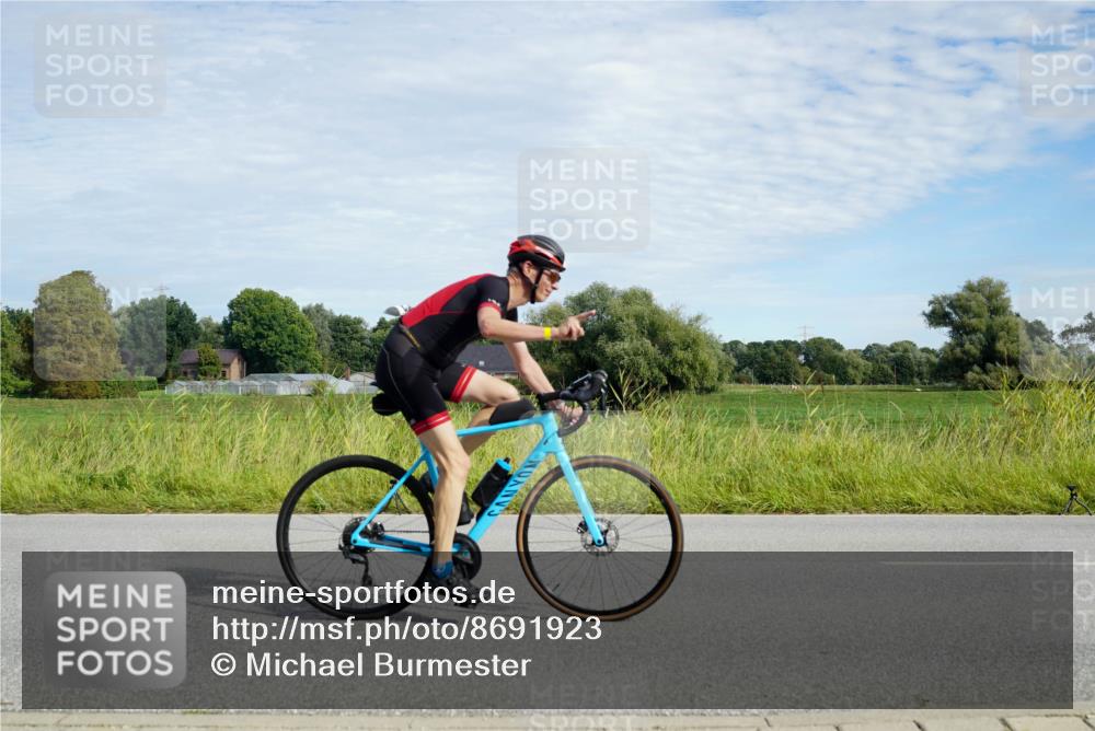 31.08.2025 - Elbe Triathlon Hamburg Michael Burmester http://msf.ph/oto/8691923 31.08.2025 10:19:56 Radfahren 609, 742, 795, 807, 903, 921 meine-sportfotos.de