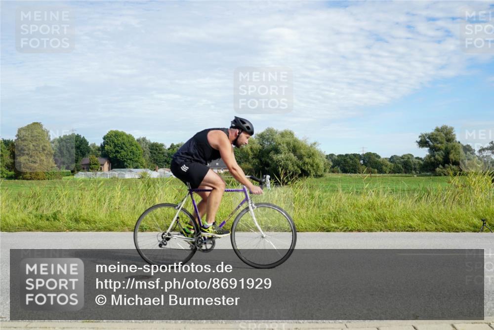 31.08.2025 - Elbe Triathlon Hamburg Michael Burmester http://msf.ph/oto/8691929 31.08.2025 10:20:08 Radfahren 577, 781, 816 meine-sportfotos.de