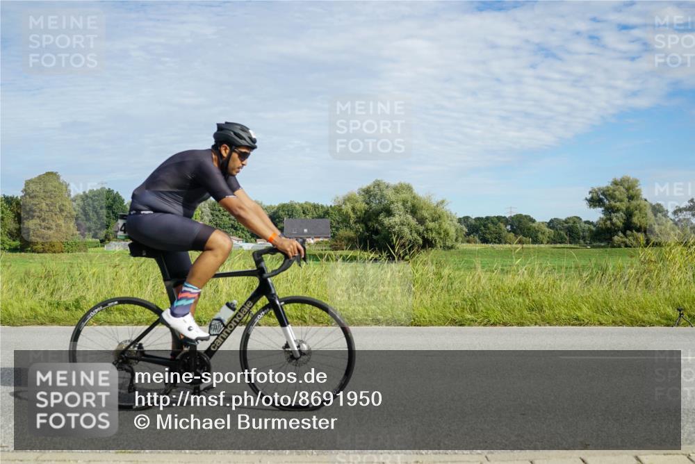 31.08.2025 - Elbe Triathlon Hamburg Michael Burmester http://msf.ph/oto/8691950 31.08.2025 10:20:51 Radfahren 419, 564, 588, 880, 931, 947, 968, 1012, 1023, 1100 meine-sportfotos.de