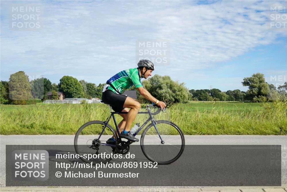 31.08.2025 - Elbe Triathlon Hamburg Michael Burmester http://msf.ph/oto/8691952 31.08.2025 10:20:53 Radfahren 419, 564, 880, 931, 947, 1012 meine-sportfotos.de