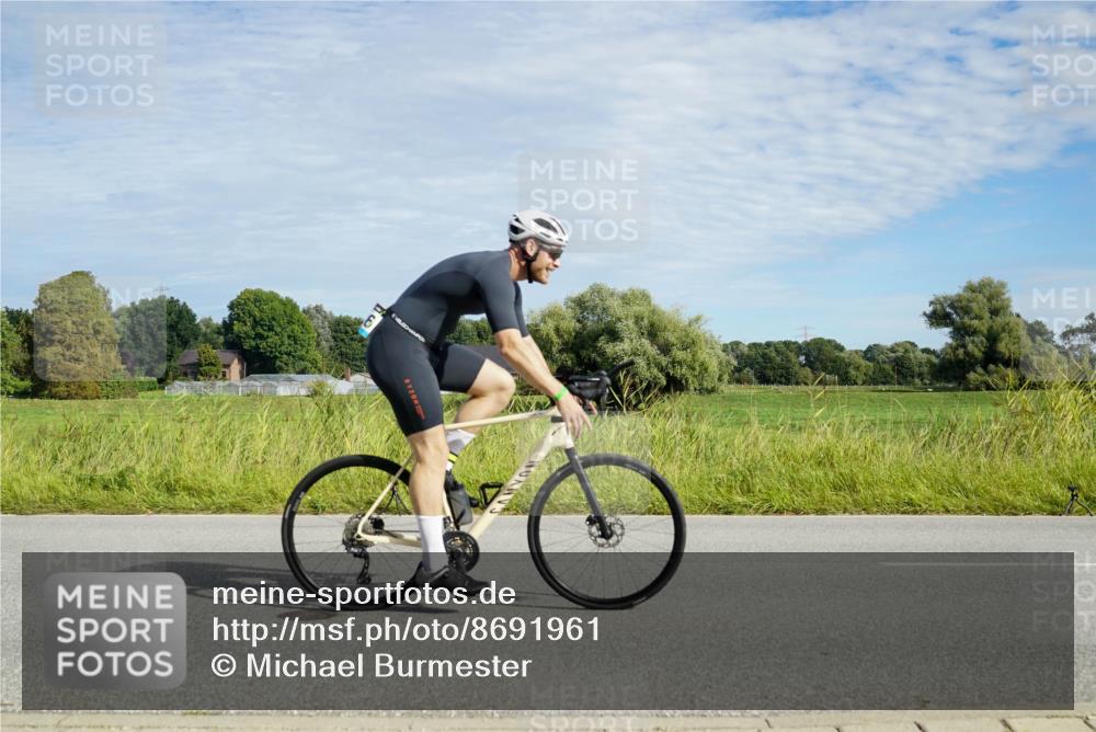 31.08.2025 - Elbe Triathlon Hamburg Michael Burmester http://msf.ph/oto/8691961 31.08.2025 10:21:19 Radfahren 687, 744, 822, 1034, 1036 meine-sportfotos.de