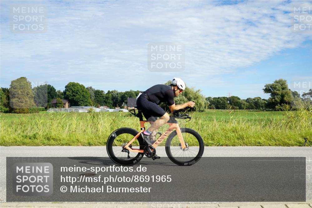 31.08.2025 - Elbe Triathlon Hamburg Michael Burmester http://msf.ph/oto/8691965 31.08.2025 10:21:24 Radfahren 687, 744, 790, 822, 1034 meine-sportfotos.de