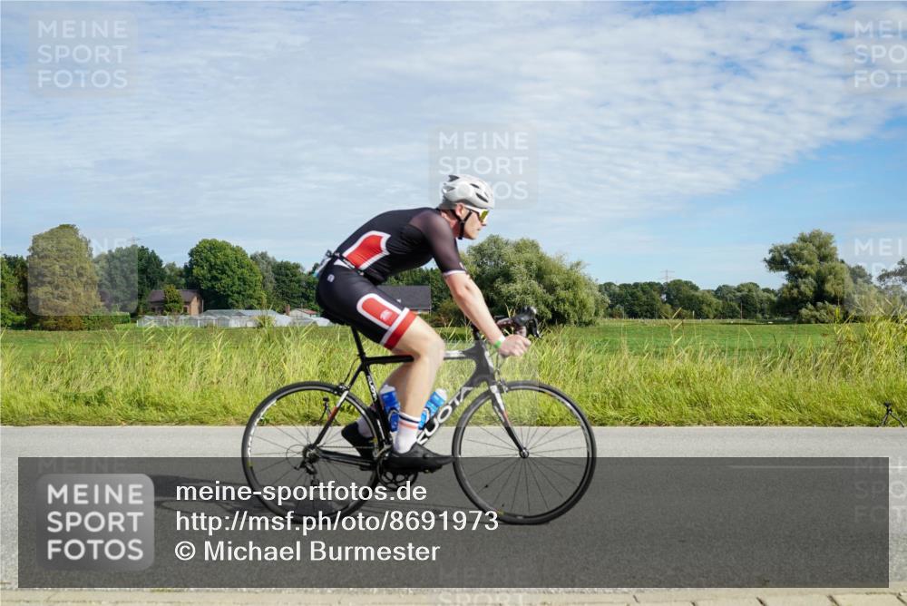 31.08.2025 - Elbe Triathlon Hamburg Michael Burmester http://msf.ph/oto/8691973 31.08.2025 10:21:36 Radfahren 736, 766, 788, 907, 933, 957, 960, 986 meine-sportfotos.de