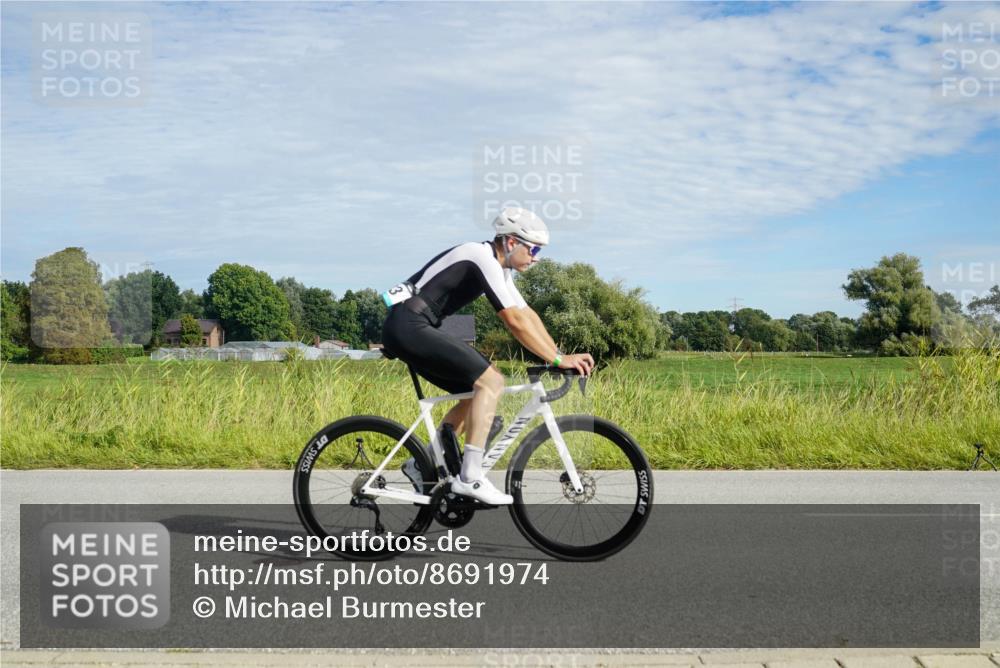 31.08.2025 - Elbe Triathlon Hamburg Michael Burmester http://msf.ph/oto/8691974 31.08.2025 10:21:39 Radfahren 736, 764, 766, 788, 900, 907, 933, 957, 986 meine-sportfotos.de