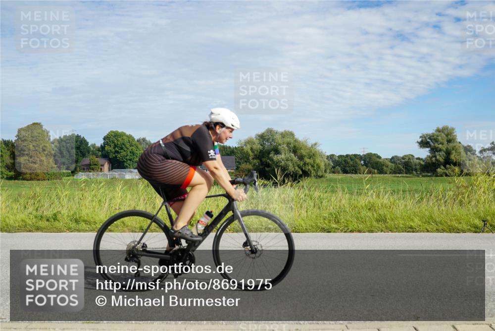 31.08.2025 - Elbe Triathlon Hamburg Michael Burmester http://msf.ph/oto/8691975 31.08.2025 10:21:40 Radfahren 736, 764, 766, 788, 895, 900, 907, 933, 986 meine-sportfotos.de