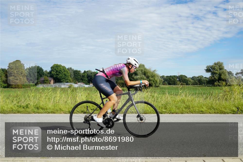 31.08.2025 - Elbe Triathlon Hamburg Michael Burmester http://msf.ph/oto/8691980 31.08.2025 10:21:42 Radfahren 736, 764, 766, 788, 895, 900, 907, 933 meine-sportfotos.de