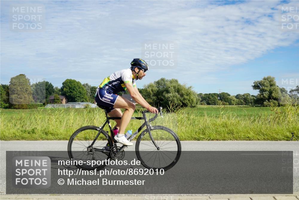 31.08.2025 - Elbe Triathlon Hamburg Michael Burmester http://msf.ph/oto/8692010 31.08.2025 10:22:19 Radfahren 730, 824, 974, 1000, 1009, 1085 meine-sportfotos.de