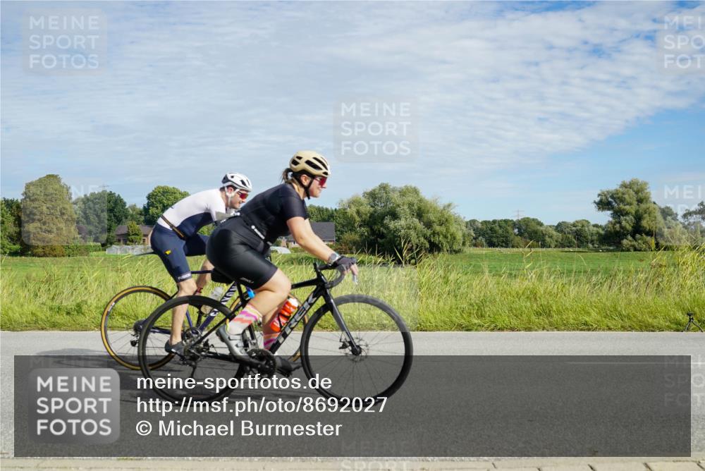 31.08.2025 - Elbe Triathlon Hamburg Michael Burmester http://msf.ph/oto/8692027 31.08.2025 10:22:50 Radfahren 805, 871, 878, 963, 1007, 1048 meine-sportfotos.de